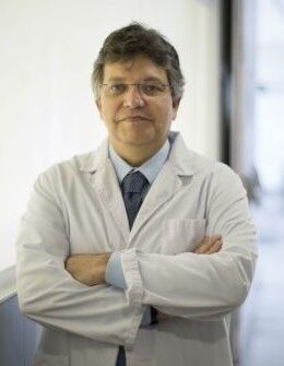 Doutor Cirurxián-urólogo, candidato a ciencias médicas Desi